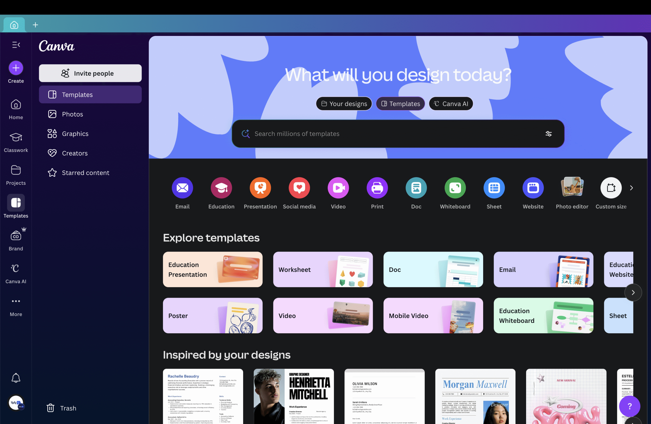 نمایی از صفحهی اصلی Canva شامل بخش قالبها (Templates)، دستهبندیهای طراحی مثل ارائه، ویدیو، و اسناد، با پسزمینهی آبی و نوار جستجو در بالا